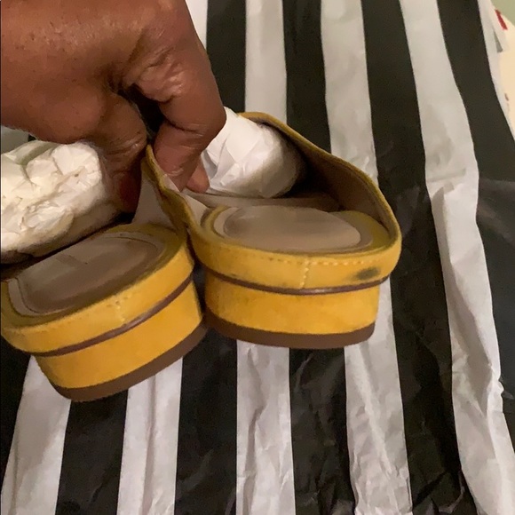 Banana Republic Suede Flats - Picture 4 of 5